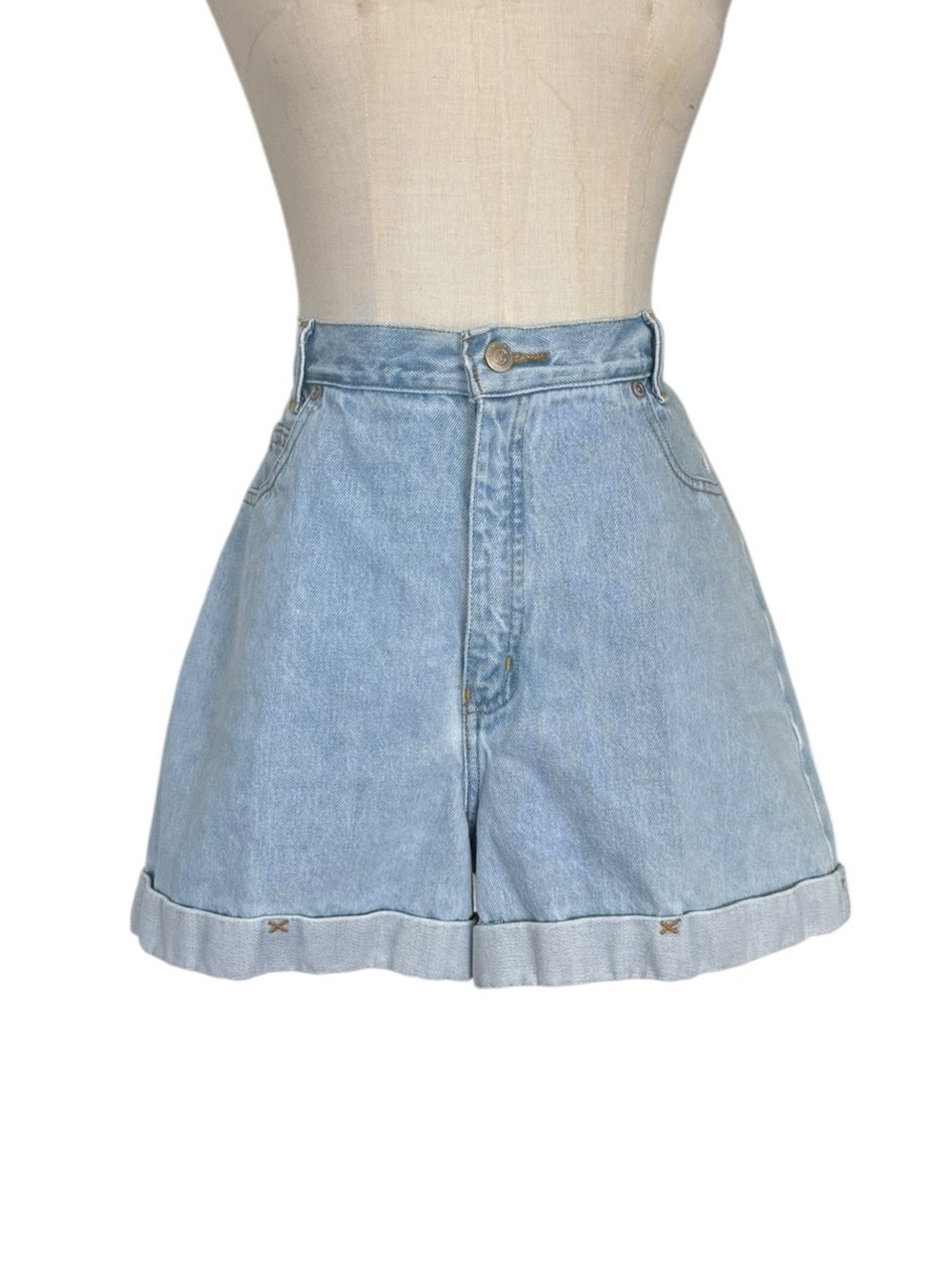 90s vintage high waisted light wash denim shorts